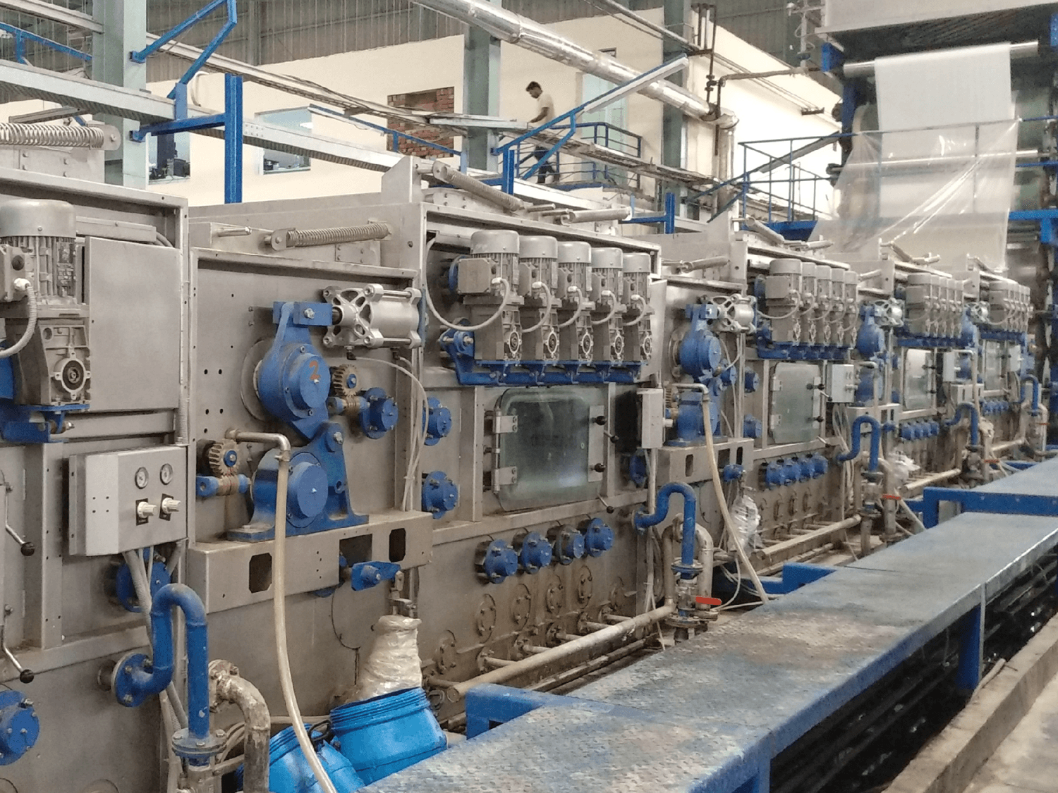 Continuous Washing Range machine in operation on the factory floor